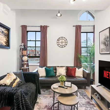 The Hallmark Birmingham City Flat Exterior photo